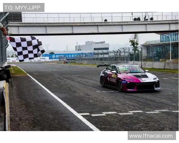 松江佘山双冠加冕，春风奕派车队豪取CTCC电动赛车杯四连胜